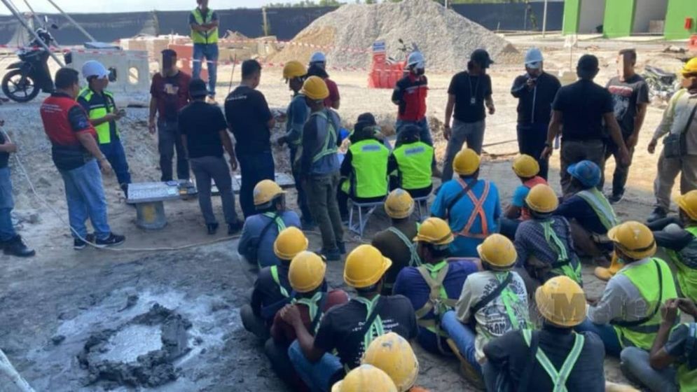 মালয়েশিয়ায় বাংলাদেশিসহ ৫৬ অভিবাসী গ্রেফতার