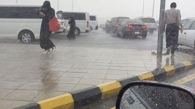 সৌদিজুড়ে চলছে প্রবল ঝড়-বৃষ্টি, বন্যার শঙ্কা