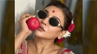 আপেল হাতে আবেদনময়ী লুকে কী ইঙ্গিত দিলেন জয়া আহসান