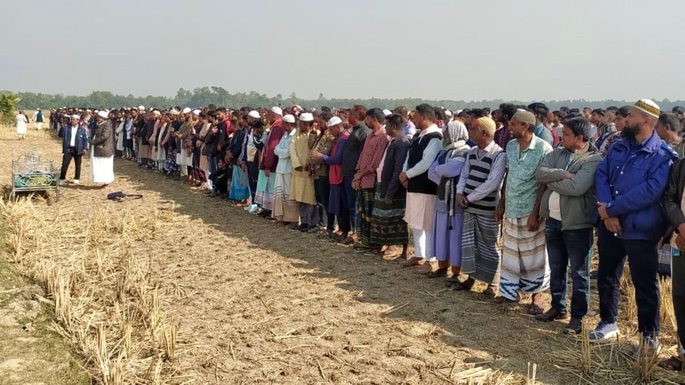 সাজিদের জানাজায় মানুষের ঢল