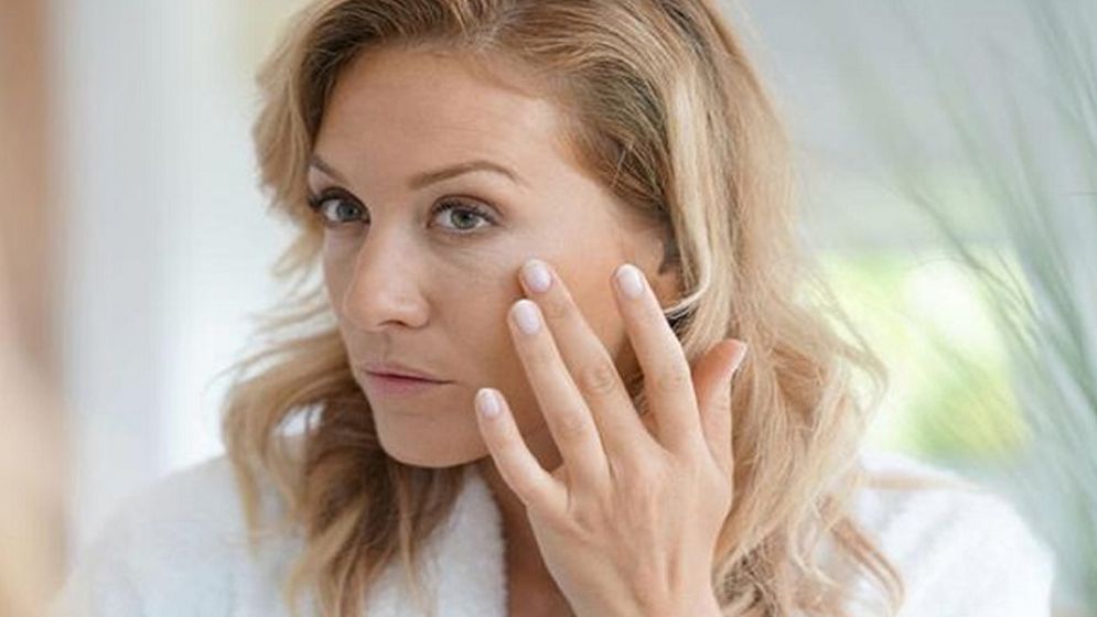 ত্বকে বয়সের ছাপ দূর করবে যেসব পানীয়