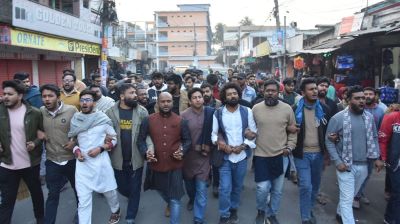 হাদির ওপর হামলার প্রতিবাদে যশোরে বিক্ষোভ