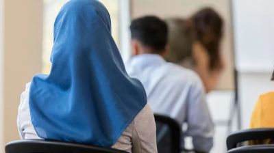 স্কুলে হিজাব নিষিদ্ধ করল অস্ট্রিয়া