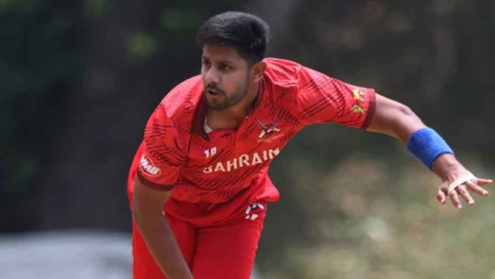 ১৯ রান খরচে ৭ উইকেট শিকার করে রেকর্ড