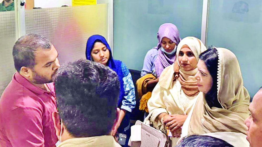 গুলিবিদ্ধ হাদির পরিবারের পাশে ডা. জোবাইদা রহমান