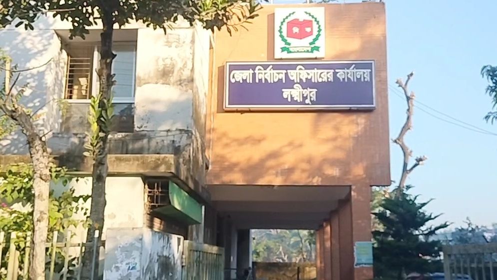 নির্বাচন কার্যালয়ে দুর্বৃত্তের আগুন, নথিপত্র পুড়ে ছাই