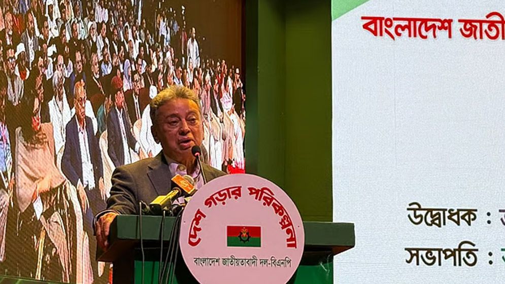 যার অপেক্ষায় বাংলাদেশ, তিনি ফিরছেন: আমীর খসরু