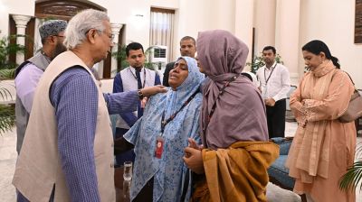 ওসমান হাদির পরিবারের সঙ্গে প্রধান উপদেষ্টার সাক্ষাৎ, সর্বোত্তম চিকিৎসা নিশ্চিতের আশ্বাস