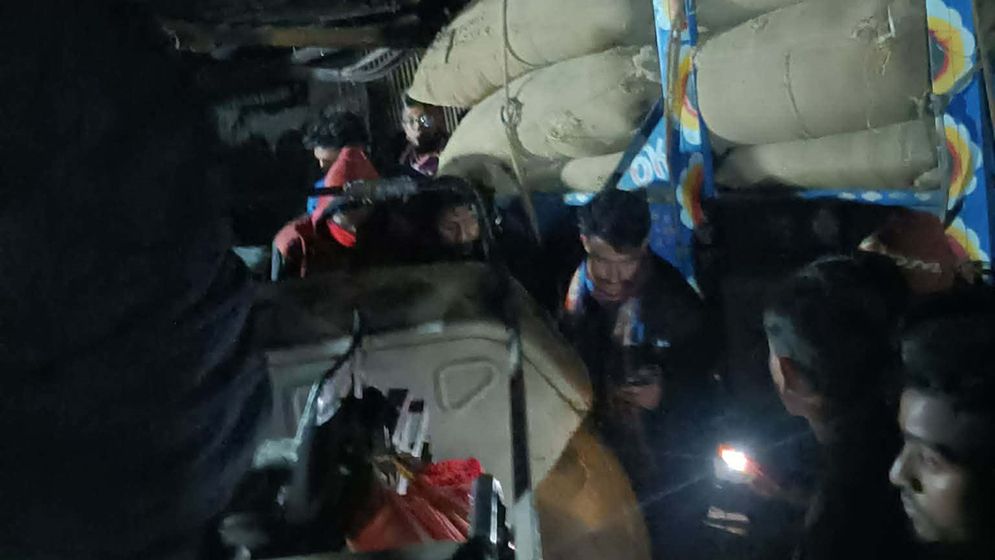 ট্রাক্টরের চাপায় শিশুসহ অটোভ্যানের দুই যাত্রী নিহত