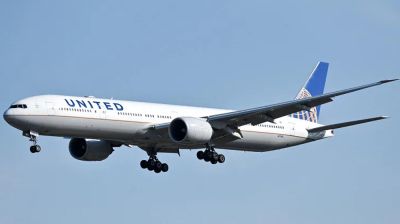 মাঝ আকাশ থেকে ফিরল টোকিওগামী মার্কিন বিমান