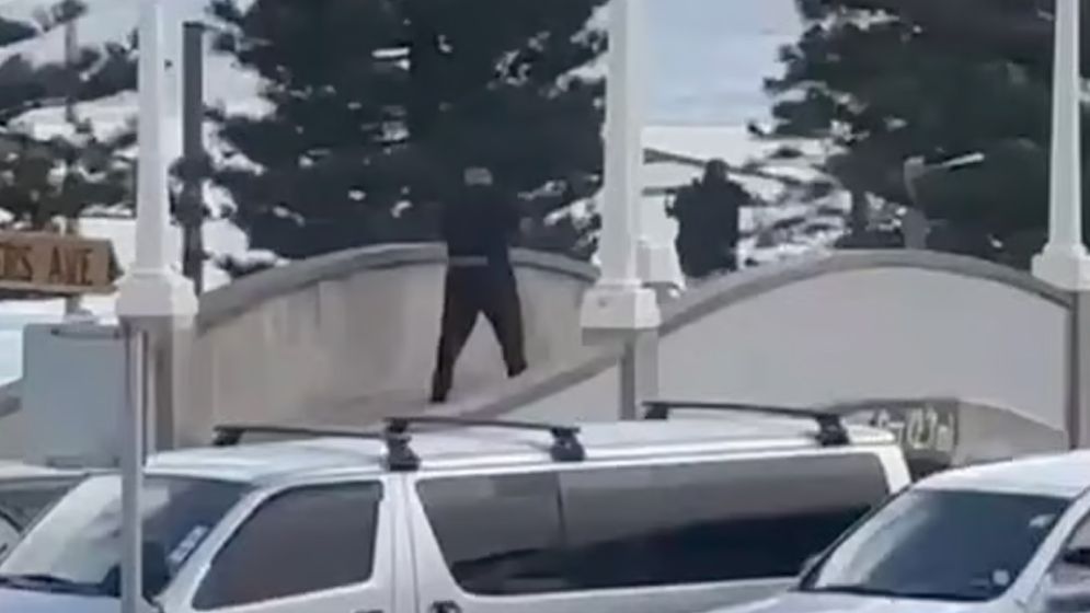 সিডনিতে বন্দুকধারীর হামলায় নিহত কমপক্ষে ১০, আটক ২