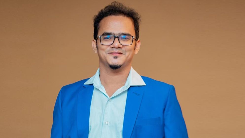 হাদিকে নিয়ে লেখার পর হত্যার হুমকি পাচ্ছেন অনন্য মামুন
