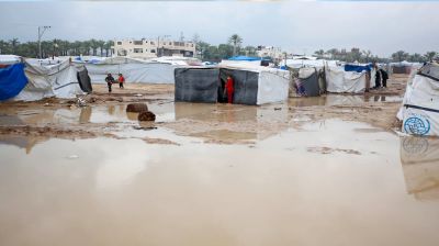ইসরাইলি হামলার মধ্যেই গাজায় ভারি বৃষ্টিপাত, ১০ জনের প্রাণহানি