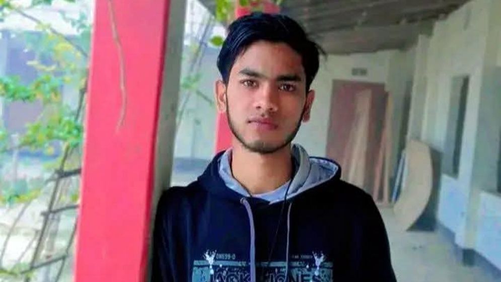 মেডিকেলে সুযোগ না পাওয়ায় বিদ্যুতের খুঁটিতে উঠে শিক্ষার্থীর আত্মহত্যা