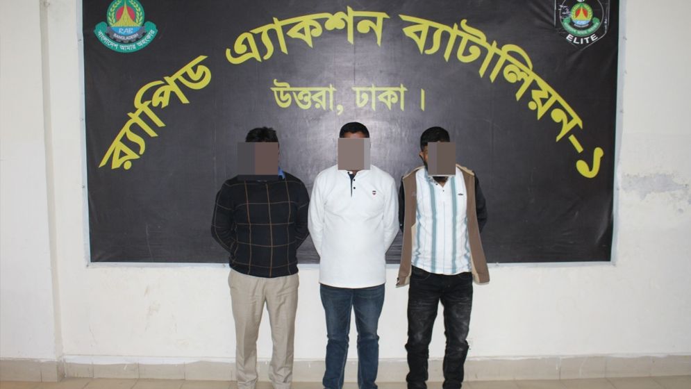 জুলাই রেভেলস-এর সদস্য হত্যাচেষ্টা মামলার আসামিসহ গ্রেফতার ৩