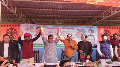 প্রার্থী পরিবর্তনের দাবিতে দুই মনোনয়নপ্রত্যাশী এক মঞ্চে