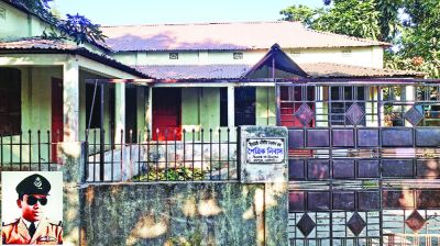 বীরশ্রেষ্ঠের বাড়িতে মাদকসেবীদের আড্ডা