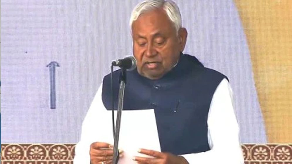 বিহারের মুখ্যমন্ত্রীর বিরুদ্ধে হুংকার দঙ্গল কন্যার