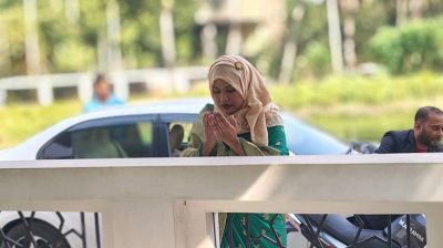 বিএনপি নেতার কবর জিয়ারত করে এনসিপি নেত্রীর নির্বাচনি প্রচারণা শুরু