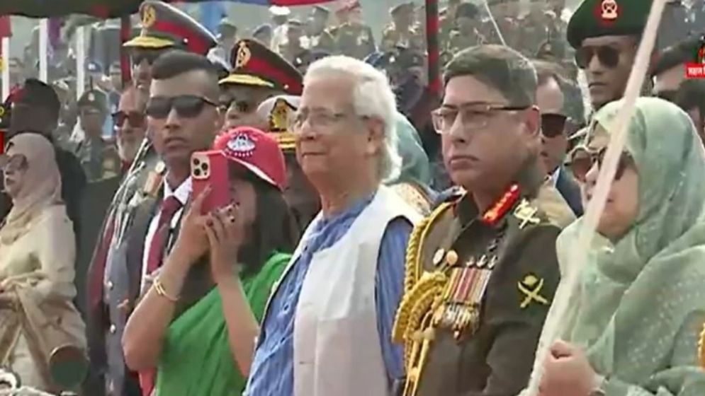 বিজয় দিবসের অনুষ্ঠানে প্রধান উপদেষ্টা