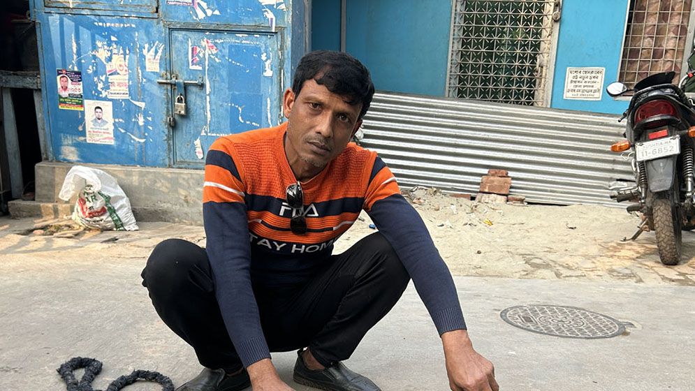 প্রতিবেশীর বিরুদ্ধে পোষা কুকুর হত্যার অভিযোগ