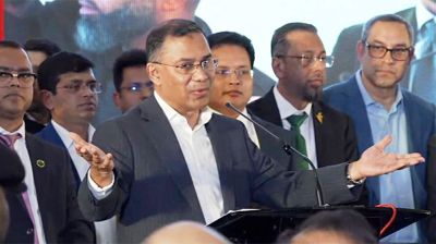 ‘আমাকে বিদায় দিতে দয়া করে কেউ এয়ারপোর্টে যাবেন না’