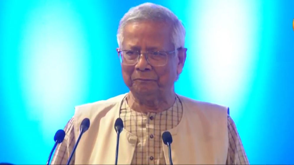 শ্রমশক্তি রপ্তানিতে বড় বাধা দালাল চক্র: প্রধান উপদেষ্টা