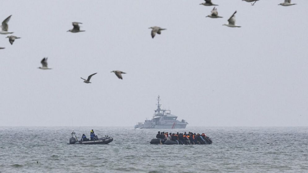 দাসত্ব থেকে অভিবাসন : দায় নিতে হবে সবাইকেই