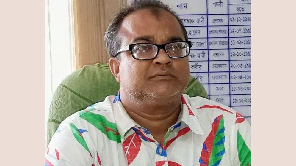 লালমোহন পৌরসভার সাবেক মেয়র তুহিন আটক