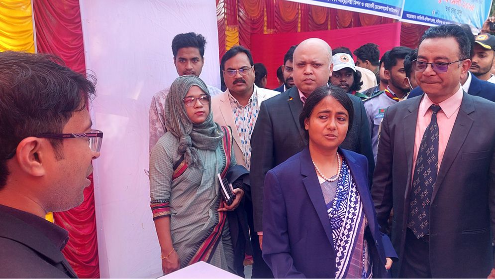 চাকরি মেলায় বদলে গেল ১৪৪৫ জনের জীবনের ঠিকানা