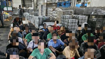 মালয়েশিয়ায় ৭২ বাংলাদেশিসহ ৪০২ অভিবাসী আটক