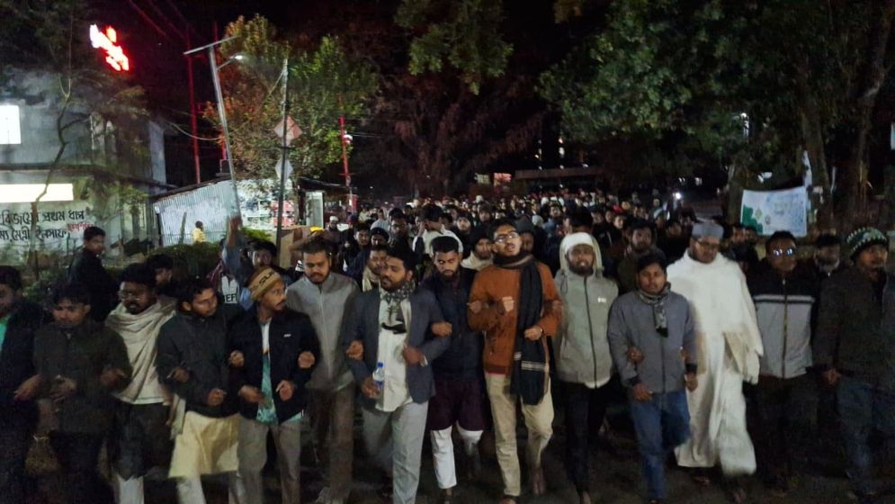 ওসমান হাদীর মৃত্যুতে চবি শিবিরের বিক্ষোভ