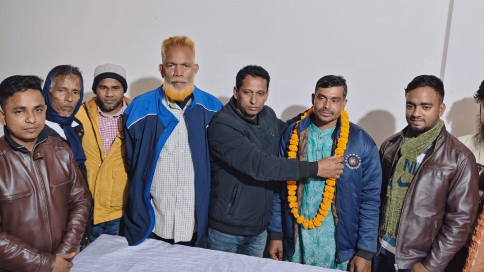 কোটালীপাড়ায় যুবলীগ নেতার যুবদলে যোগদান