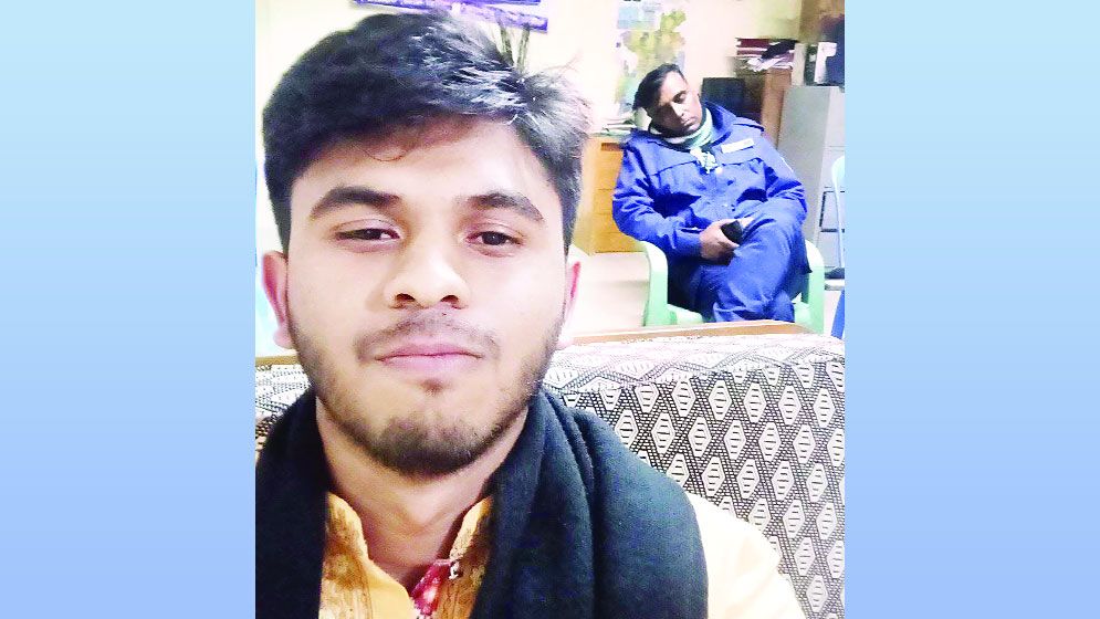 থানায় ঘুমে পুলিশ, সেলফি ভিডিও কলে ছাত্রলীগ নেতা