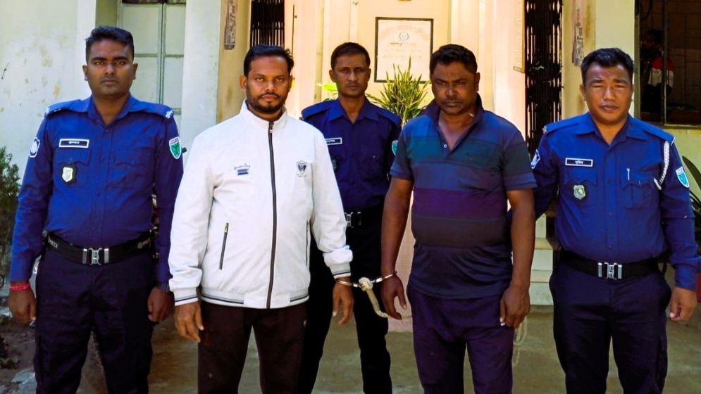 বড়ছড়া শুল্ক স্টেশনে যুবলীগ নেতাসহ গ্রেফতার ২