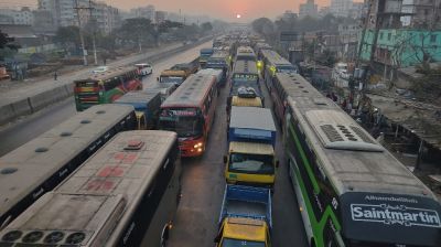 হাদির মৃত্যুতে যাত্রাবাড়ী ও শনির আখড়ায় মহাসড়ক অবরোধ