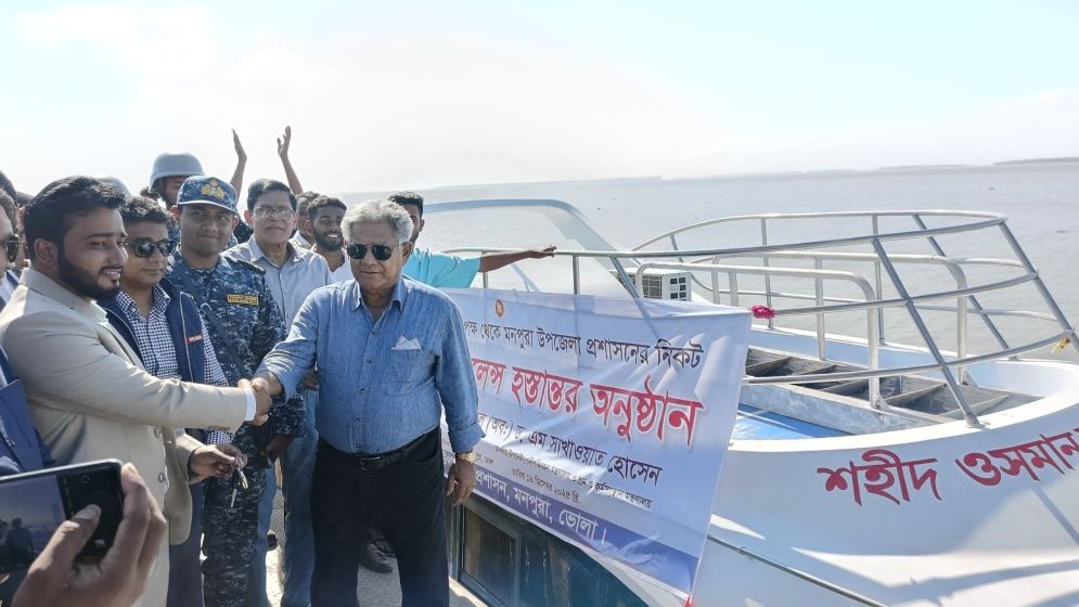 শহীদ হাদির নামে নৌ-অ্যাম্বুলেন্স উদ্বোধন