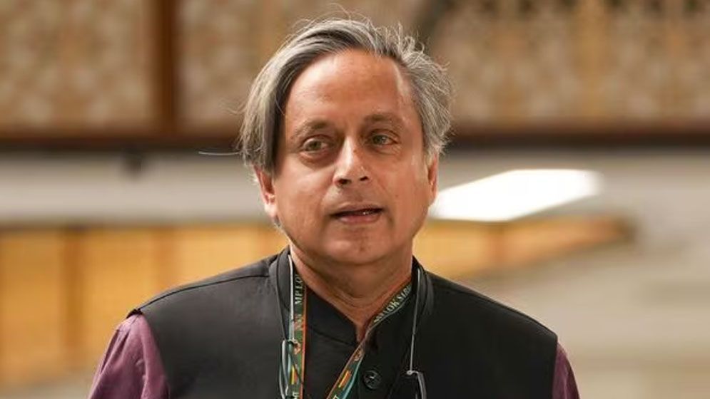 বাংলাদেশের চলমান পরিস্থিতি নিয়ে যে প্রতিক্রিয়া জানালেন শশী থারুর