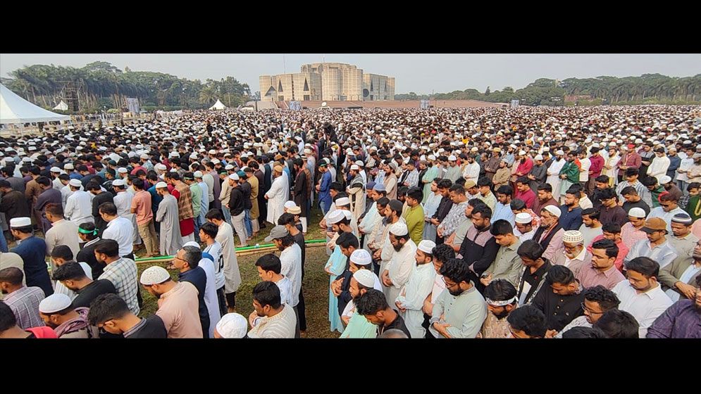 শহীদ ওসমান হাদির শেষ বিদায়, দেখুন ছবিতে