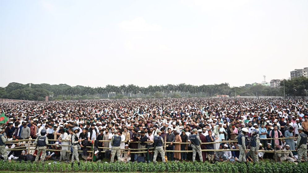 শহীদ ওসমান হাদির শেষ বিদায়, দেখুন ছবিতে