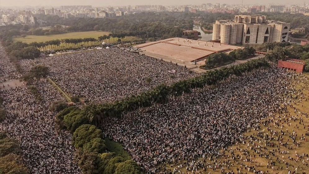 শহীদ ওসমান হাদির শেষ বিদায়, দেখুন ছবিতে