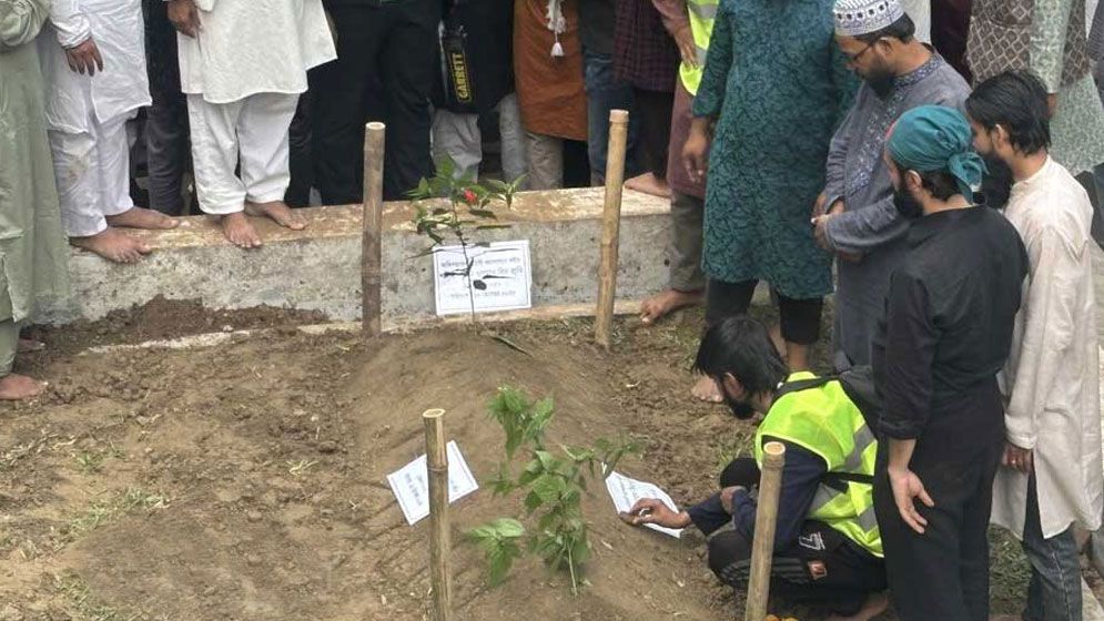 শহীদ ওসমান হাদির শেষ বিদায়, দেখুন ছবিতে