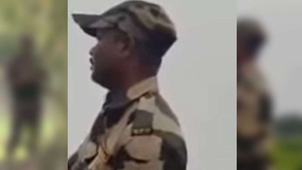 অস্ত্রসহ বাংলাদেশে অনুপ্রবেশে বিএসএফ সদস্য আটক