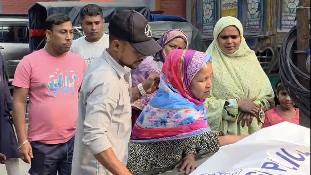 ‘চোর’ সন্দেহে গণপিটুনিতে বৃদ্ধ নিহত: বাড়িওয়ালাসহ আটক ৪