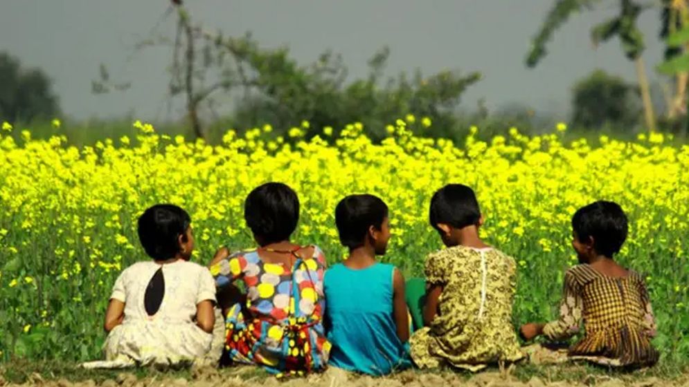 খেলার ছলেই শিশু মনের বিকাশ ঘটাতে পারেন, জেনে নিন কীভাবে