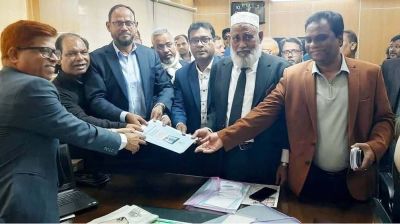 একসঙ্গে মনোনয়নপত্র সংগ্রহ করলেন দুই ভাই পিন্টু ও টুকু