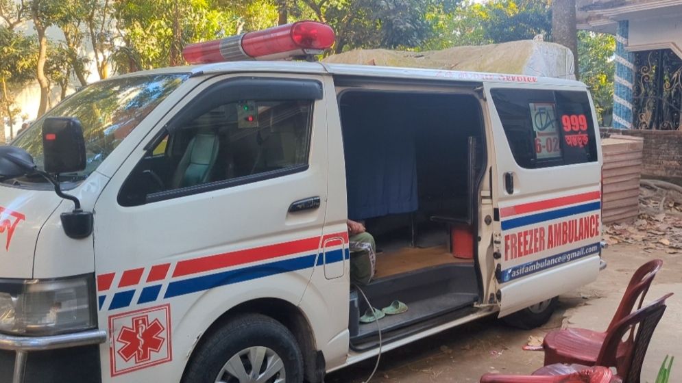 বাবার লাশ আটকে সম্পত্তির ভাগবাটোয়ারা, ৩৬ ঘণ্টা পর দাফন