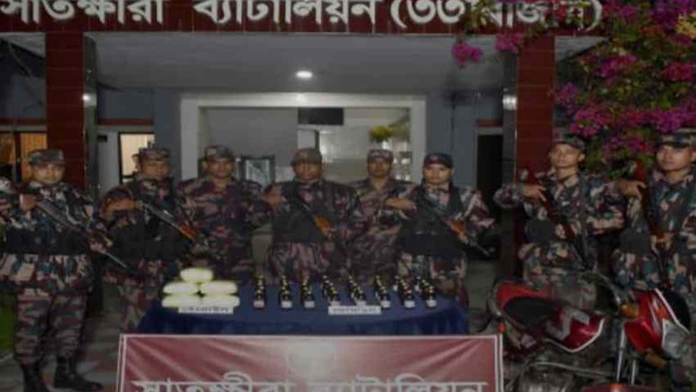 স্কুলব্যাগে ২২ কোটি টাকার আইস