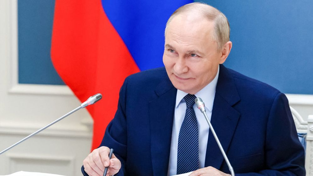 প্রেম করছেন পুতিন, নতুন প্রেমিকা কে?