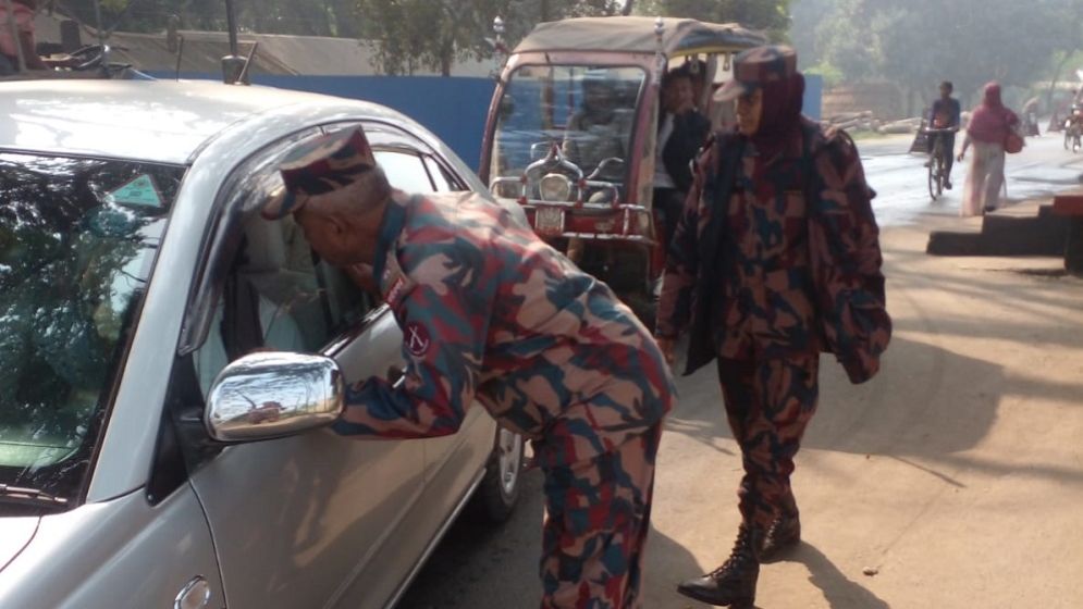 যশোর সীমান্তে সর্বোচ্চ সতর্কতায় বিজিবি